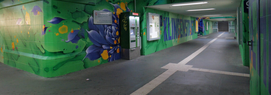 Auftragsgraffiti Blumenmotiv im Solinger Hauptbahnhof